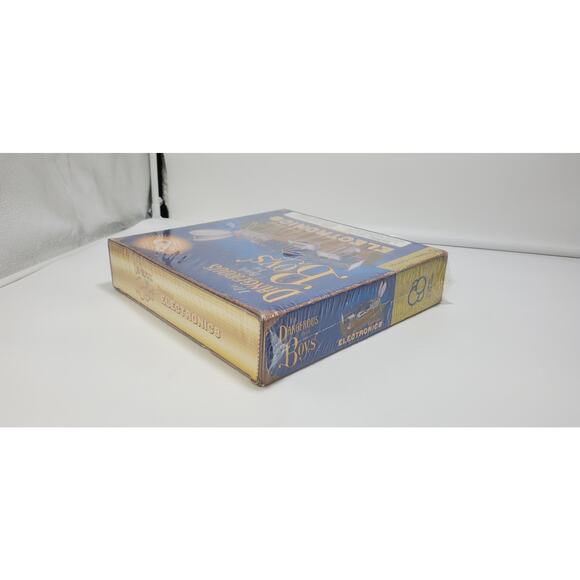 The Dangerous Book For Boys Essential Electronics. 30 Experiments  **NOS** - Picture 4 of 6